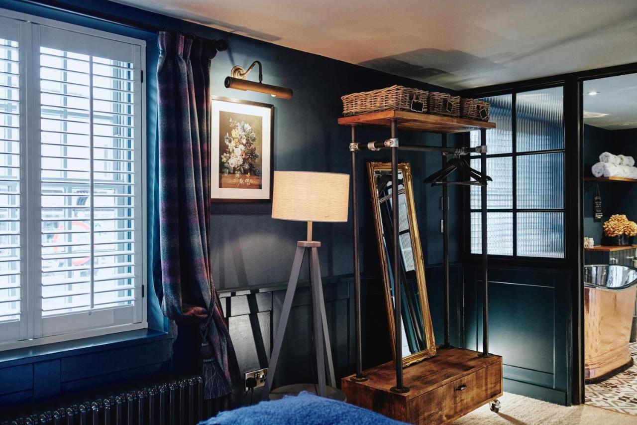Kings Arms - Egham-Windsor Hotell Exteriör bild