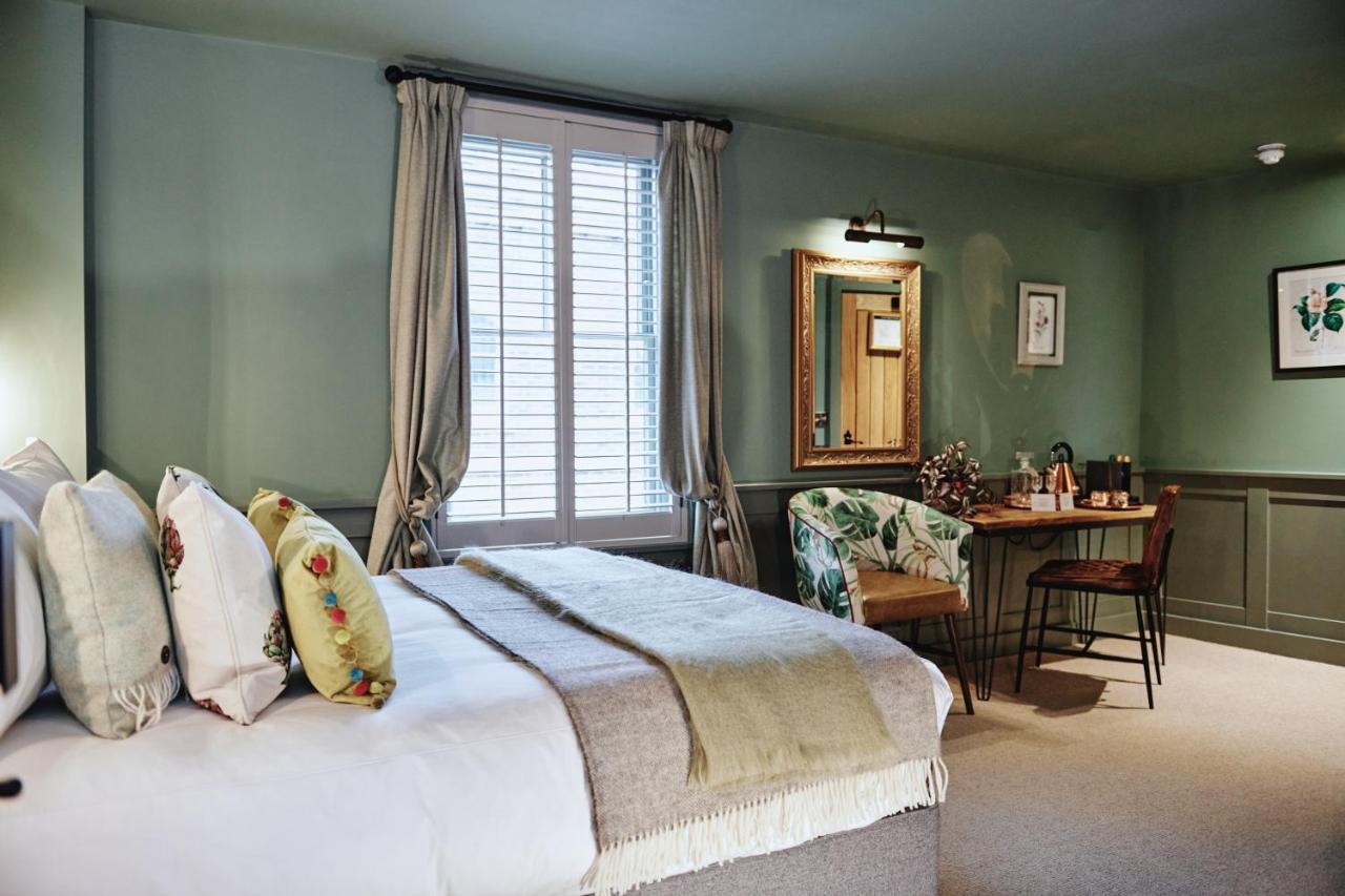 Kings Arms - Egham-Windsor Hotell Exteriör bild