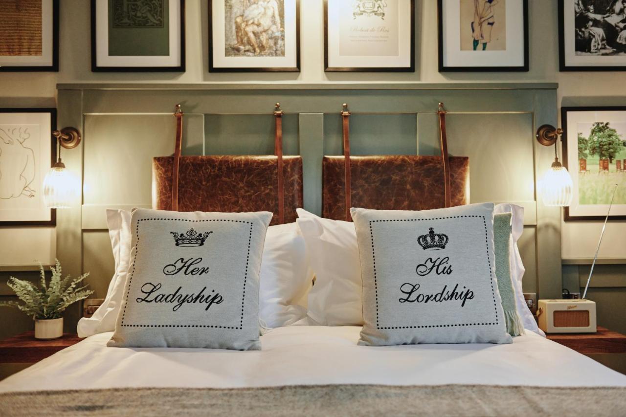 Kings Arms - Egham-Windsor Hotell Exteriör bild