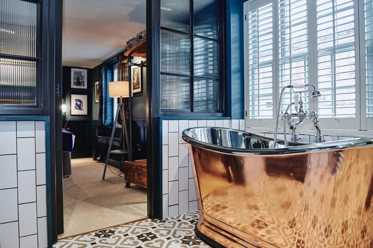 Kings Arms - Egham-Windsor Hotell Exteriör bild