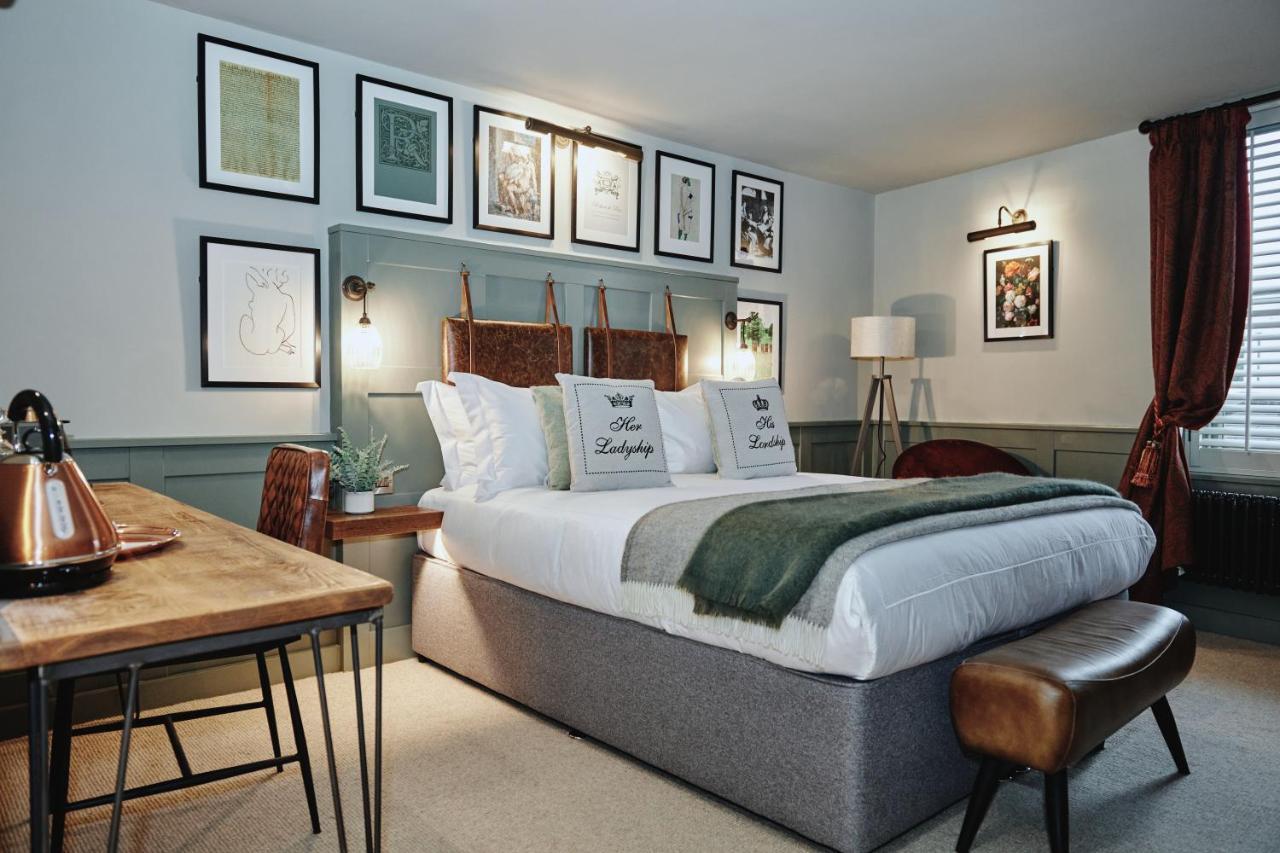 Kings Arms - Egham-Windsor Hotell Exteriör bild