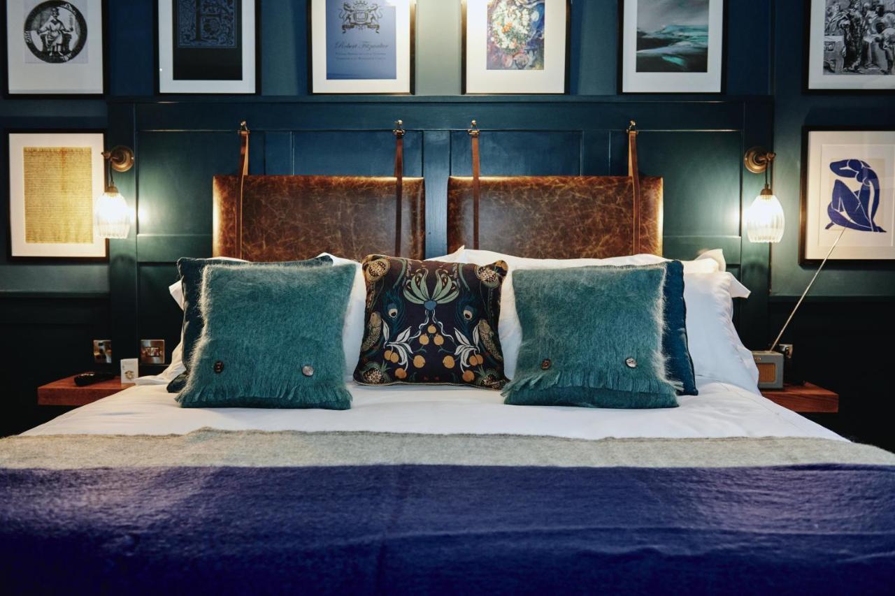 Kings Arms - Egham-Windsor Hotell Exteriör bild